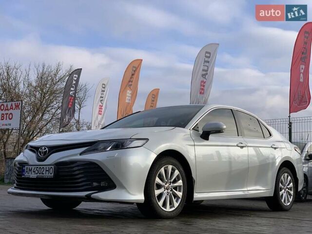 Белый Тойота Камри, объемом двигателя 2.5 л и пробегом 32 тыс. км за 24355 $, фото 2 на Automoto.ua