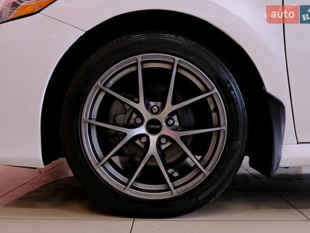 Белый Тойота Камри, объемом двигателя 2.5 л и пробегом 140 тыс. км за 21900 $, фото 17 на Automoto.ua