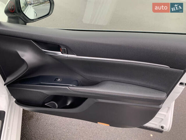 Белый Тойота Камри, объемом двигателя 2.49 л и пробегом 63 тыс. км за 23500 $, фото 43 на Automoto.ua