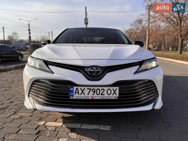 Білий Тойота Камрі, об'ємом двигуна 2.49 л та пробігом 129 тис. км за 21999 $, фото 2 на Automoto.ua