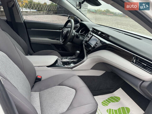 Білий Тойота Камрі, об'ємом двигуна 2.49 л та пробігом 129 тис. км за 21999 $, фото 17 на Automoto.ua