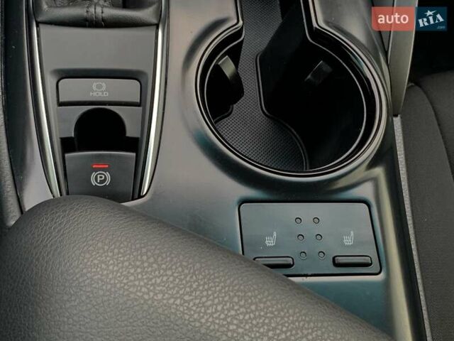 Белый Тойота Камри, объемом двигателя 2.5 л и пробегом 32 тыс. км за 24355 $, фото 46 на Automoto.ua