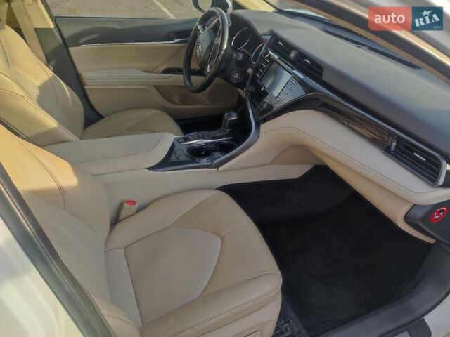 Білий Тойота Камрі, об'ємом двигуна 2.49 л та пробігом 247 тис. км за 18000 $, фото 3 на Automoto.ua
