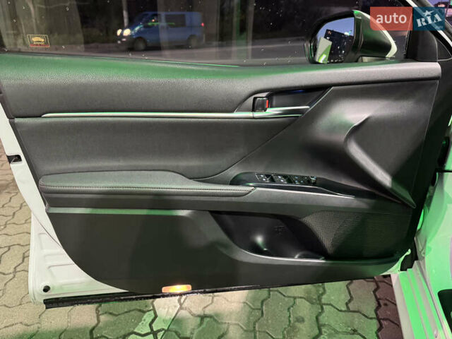 Белый Тойота Камри, объемом двигателя 2.49 л и пробегом 80 тыс. км за 27500 $, фото 19 на Automoto.ua