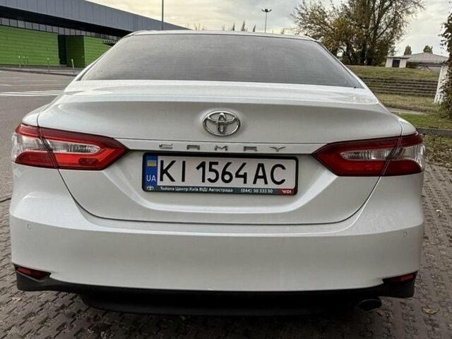 Тойота Камри 2019 в Киеве на Automoto.ua Белый Тойота Камри, объемом двигателя 2.5 л и пробегом 265 тыс. км за 24000 $, фото 9 на Automoto.ua