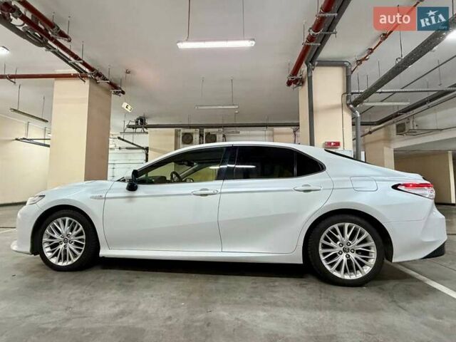 Белый Тойота Камри, объемом двигателя 2.49 л и пробегом 110 тыс. км за 29000 $, фото 3 на Automoto.ua