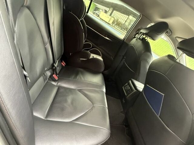 Тойота Камри 2019 в Киеве на Automoto.ua Белый Тойота Камри, объемом двигателя 2.5 л и пробегом 265 тыс. км за 24000 $, фото 5 на Automoto.ua