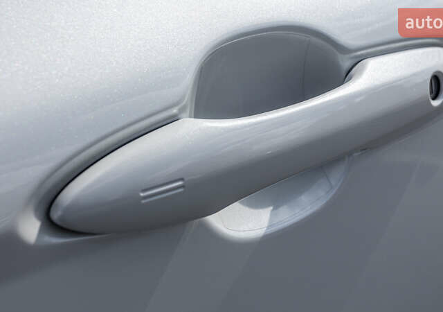 Белый Тойота Камри, объемом двигателя 2.49 л и пробегом 112 тыс. км за 30094 $, фото 19 на Automoto.ua