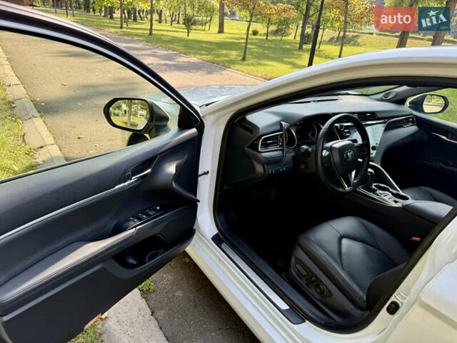 Белый Тойота Камри, объемом двигателя 2.49 л и пробегом 89 тыс. км за 28800 $, фото 31 на Automoto.ua
