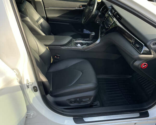 Белый Тойота Камри, объемом двигателя 2.49 л и пробегом 111 тыс. км за 23000 $, фото 8 на Automoto.ua