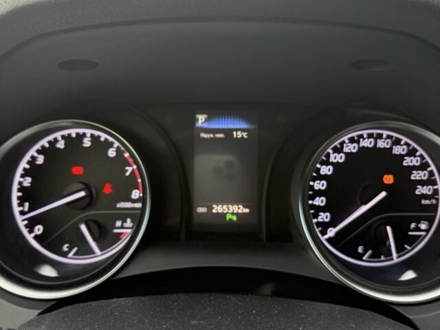 Тойота Камри 2019 в Киеве на Automoto.ua Белый Тойота Камри, объемом двигателя 2.5 л и пробегом 265 тыс. км за 24000 $, фото 7 на Automoto.ua