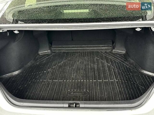 Тойота Камри 2019 в Днепре (Днепропетровске) на Automoto.ua Белый Тойота Камри, объемом двигателя 2.49 л и пробегом 78 тыс. км за 20999 $, фото 22 на Automoto.ua