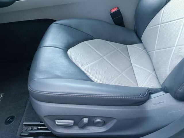 Белый Тойота Камри, объемом двигателя 0 л и пробегом 129 тыс. км за 16900 $, фото 8 на Automoto.ua