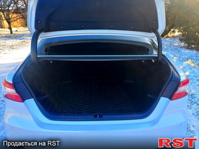 Белый Тойота Камри, объемом двигателя 2.5 л и пробегом 110 тыс. км за 23500 $, фото 6 на Automoto.ua