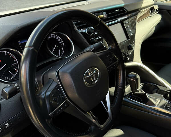 Белый Тойота Камри, объемом двигателя 2.5 л и пробегом 119 тыс. км за 18700 $, фото 13 на Automoto.ua