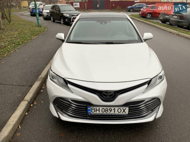 Белый Тойота Камри, объемом двигателя 2.49 л и пробегом 63 тыс. км за 23500 $, фото 2 на Automoto.ua