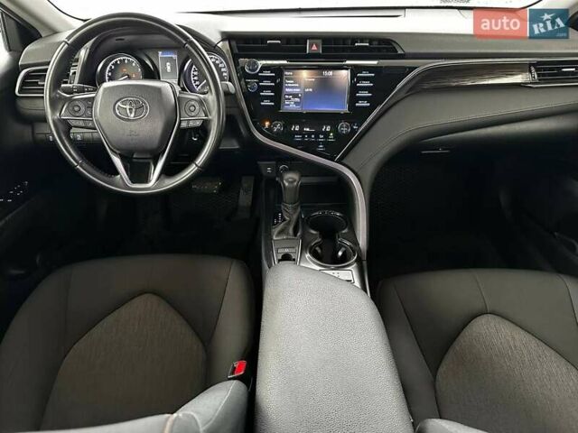 Тойота Камри 2019 в Днепре (Днепропетровске) на Automoto.ua Белый Тойота Камри, объемом двигателя 2.49 л и пробегом 78 тыс. км за 20999 $, фото 12 на Automoto.ua