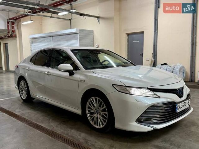 Белый Тойота Камри, объемом двигателя 2.49 л и пробегом 110 тыс. км за 29000 $, фото 2 на Automoto.ua