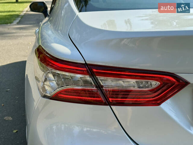 Белый Тойота Камри, объемом двигателя 2.49 л и пробегом 89 тыс. км за 28800 $, фото 3 на Automoto.ua