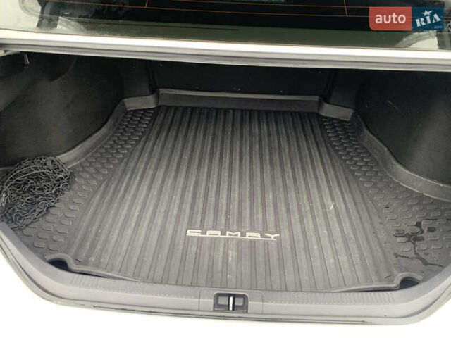 Белый Тойота Камри, объемом двигателя 2.49 л и пробегом 63 тыс. км за 23500 $, фото 40 на Automoto.ua