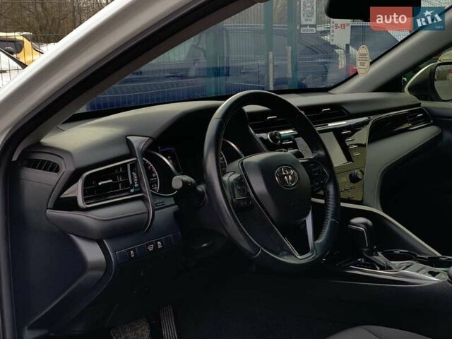 Белый Тойота Камри, объемом двигателя 2.5 л и пробегом 32 тыс. км за 24355 $, фото 23 на Automoto.ua