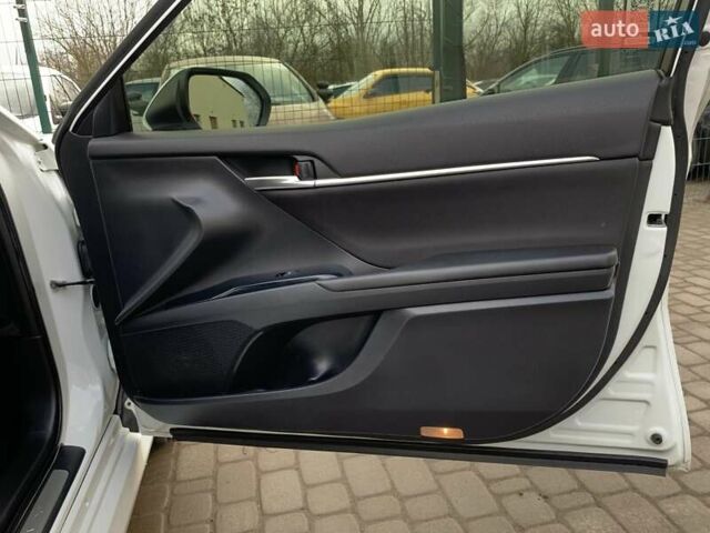 Белый Тойота Камри, объемом двигателя 2.5 л и пробегом 32 тыс. км за 24355 $, фото 31 на Automoto.ua