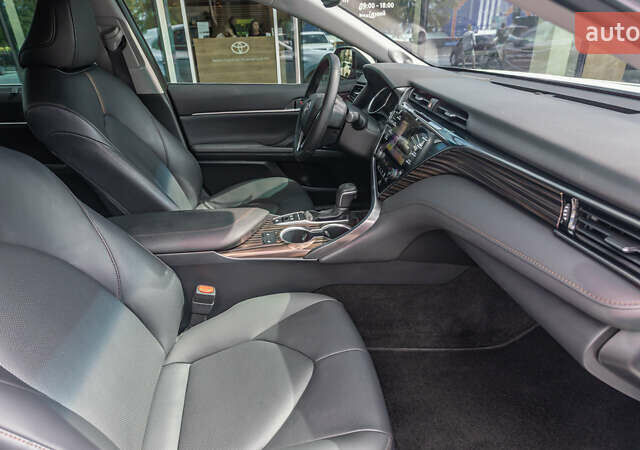 Белый Тойота Камри, объемом двигателя 2.49 л и пробегом 112 тыс. км за 30094 $, фото 5 на Automoto.ua