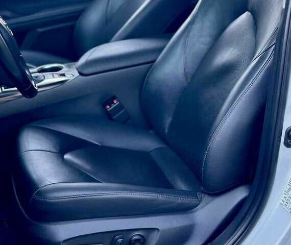 Белый Тойота Камри, объемом двигателя 2.5 л и пробегом 105 тыс. км за 18000 $, фото 8 на Automoto.ua