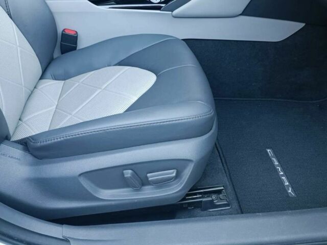 Белый Тойота Камри, объемом двигателя 0 л и пробегом 129 тыс. км за 16900 $, фото 7 на Automoto.ua