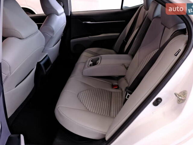 Белый Тойота Камри, объемом двигателя 2.5 л и пробегом 140 тыс. км за 21900 $, фото 35 на Automoto.ua