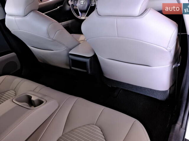 Белый Тойота Камри, объемом двигателя 2.5 л и пробегом 140 тыс. км за 21900 $, фото 40 на Automoto.ua