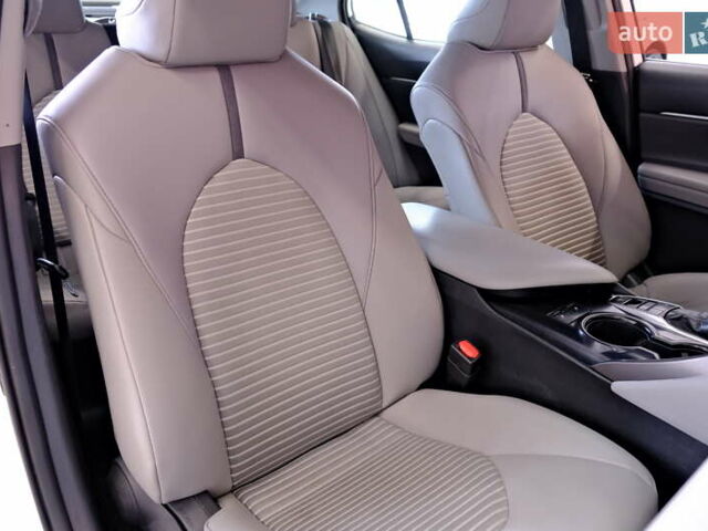 Белый Тойота Камри, объемом двигателя 2.5 л и пробегом 140 тыс. км за 21900 $, фото 45 на Automoto.ua