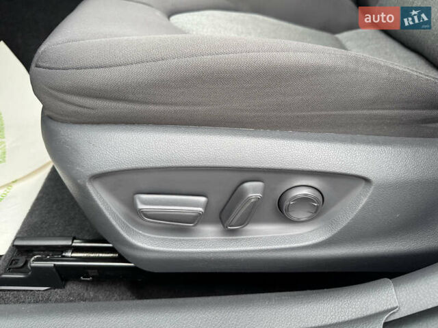 Белый Тойота Камри, объемом двигателя 2.49 л и пробегом 128 тыс. км за 22500 $, фото 26 на Automoto.ua