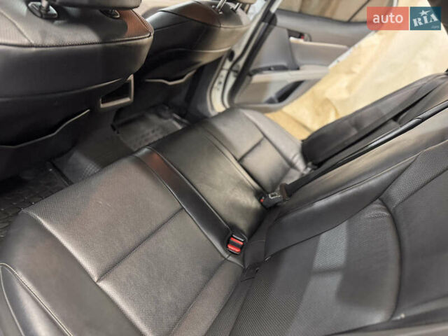 Белый Тойота Камри, объемом двигателя 2.49 л и пробегом 130 тыс. км за 21999 $, фото 18 на Automoto.ua