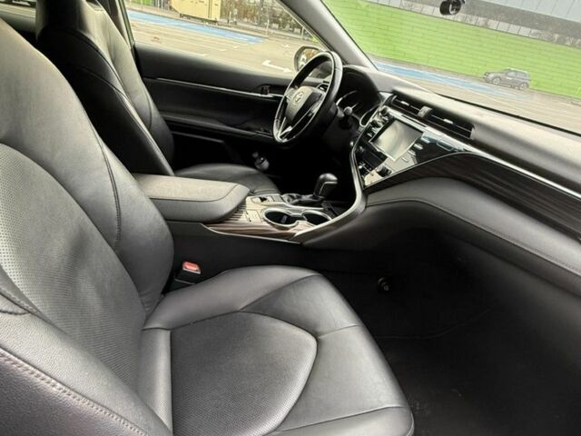 Тойота Камри 2019 в Киеве на Automoto.ua Белый Тойота Камри, объемом двигателя 2.5 л и пробегом 265 тыс. км за 24000 $, фото 8 на Automoto.ua