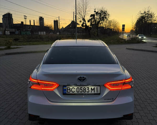 Белый Тойота Камри, объемом двигателя 2.49 л и пробегом 80 тыс. км за 27500 $, фото 28 на Automoto.ua
