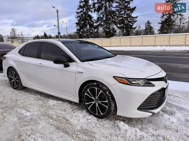 Белый Тойота Камри, объемом двигателя 2.49 л и пробегом 130 тыс. км за 21999 $, фото 4 на Automoto.ua
