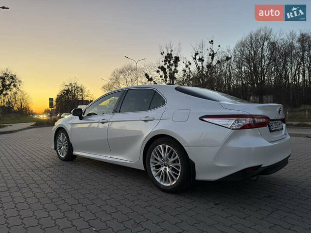 Белый Тойота Камри, объемом двигателя 2.49 л и пробегом 80 тыс. км за 27500 $, фото 10 на Automoto.ua