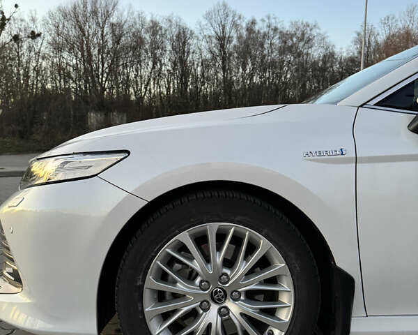 Белый Тойота Камри, объемом двигателя 2.49 л и пробегом 80 тыс. км за 27500 $, фото 27 на Automoto.ua