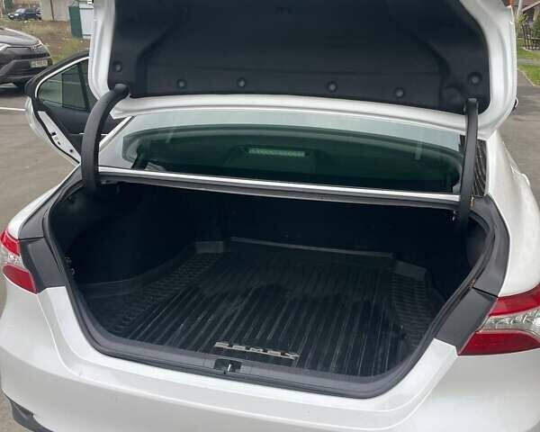 Белый Тойота Камри, объемом двигателя 2.5 л и пробегом 197 тыс. км за 26500 $, фото 13 на Automoto.ua