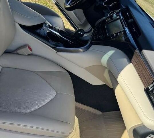 Белый Тойота Камри, объемом двигателя 0 л и пробегом 61 тыс. км за 15000 $, фото 13 на Automoto.ua