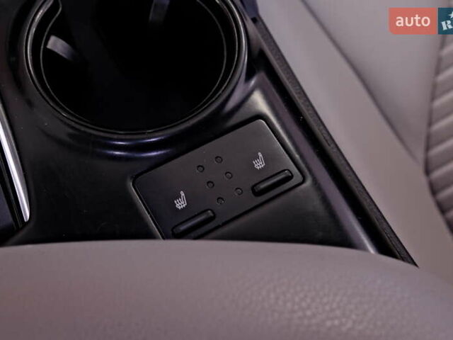 Белый Тойота Камри, объемом двигателя 2.5 л и пробегом 140 тыс. км за 21900 $, фото 22 на Automoto.ua