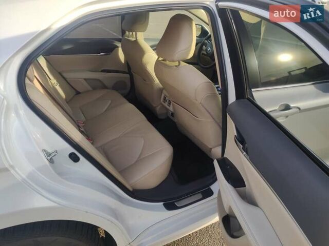 Білий Тойота Камрі, об'ємом двигуна 2.49 л та пробігом 247 тис. км за 18000 $, фото 4 на Automoto.ua