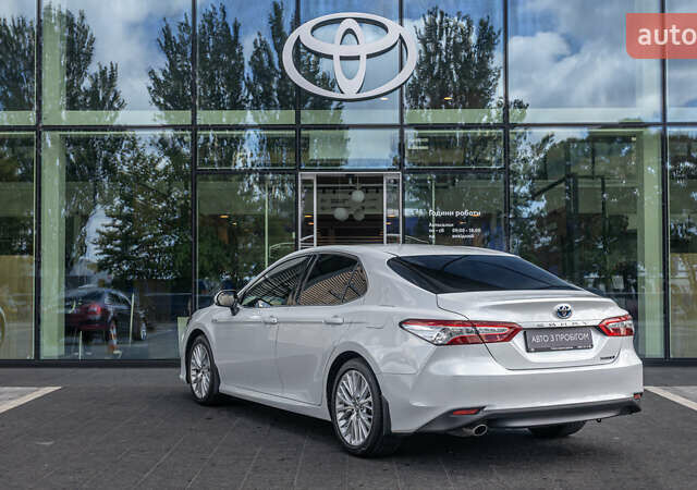 Белый Тойота Камри, объемом двигателя 2.49 л и пробегом 112 тыс. км за 30094 $, фото 1 на Automoto.ua