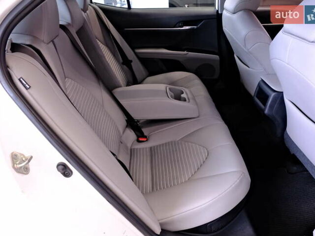 Белый Тойота Камри, объемом двигателя 2.5 л и пробегом 140 тыс. км за 21900 $, фото 39 на Automoto.ua