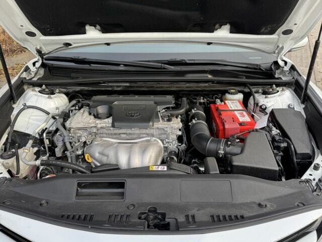 Тойота Камри 2019 в Киеве на Automoto.ua Белый Тойота Камри, объемом двигателя 2.5 л и пробегом 265 тыс. км за 24000 $, фото 4 на Automoto.ua