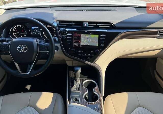 Белый Тойота Камри, объемом двигателя 2.49 л и пробегом 26 тыс. км за 29500 $, фото 7 на Automoto.ua