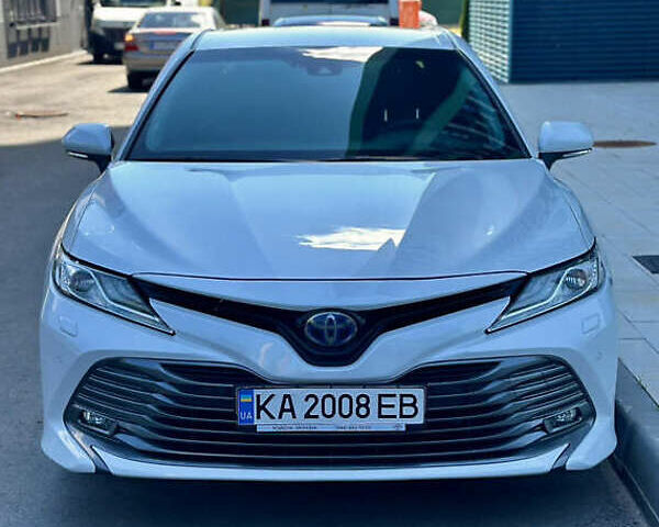 Белый Тойота Камри, объемом двигателя 2.49 л и пробегом 110 тыс. км за 24000 $, фото 1 на Automoto.ua