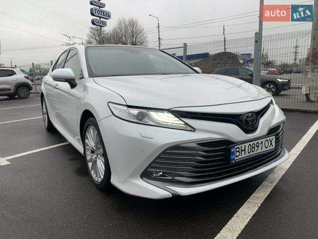 Белый Тойота Камри, объемом двигателя 2.49 л и пробегом 63 тыс. км за 23500 $, фото 18 на Automoto.ua