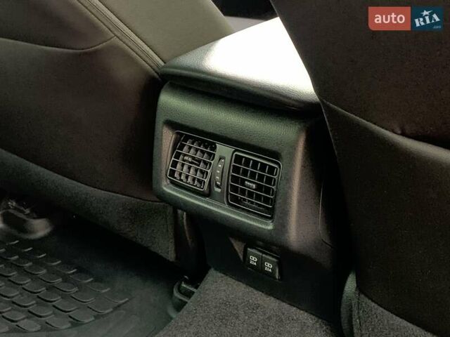 Белый Тойота Камри, объемом двигателя 2.5 л и пробегом 32 тыс. км за 24355 $, фото 30 на Automoto.ua